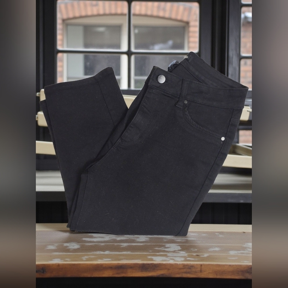 D Jeans Black Capris 8 - Picture 1 of 3